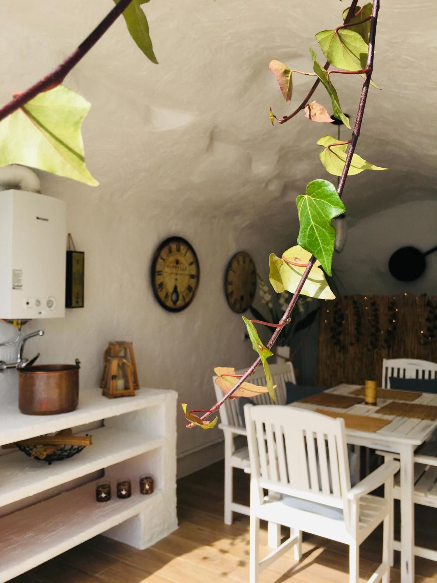 Cuevas Helena Villa Benamaurel Buitenkant foto