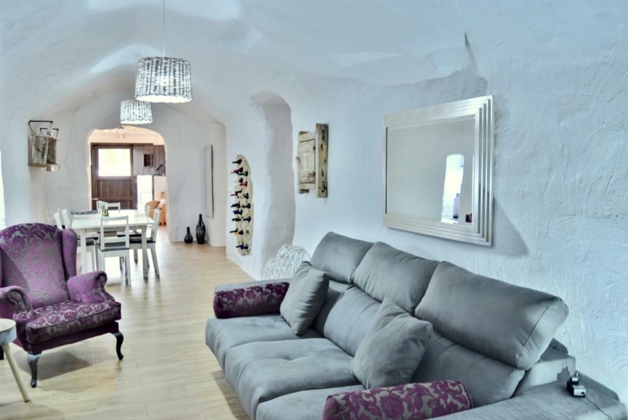 Cuevas Helena Villa Benamaurel Buitenkant foto